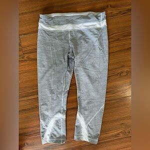 Really cute lululemon legging crops (capris) size 10
